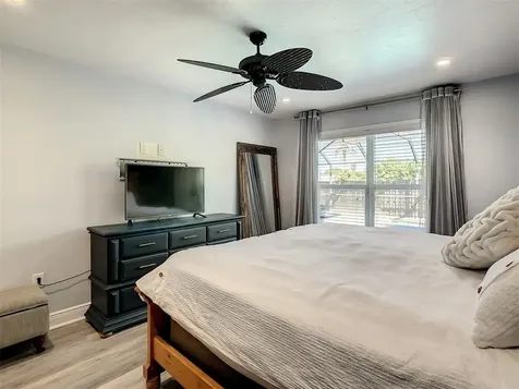 1677 Bayonne Street Sarasota FL 34231