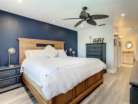1677 Bayonne Street Sarasota FL 34231