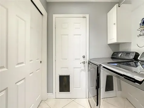 1677 Bayonne Street Sarasota FL 34231
