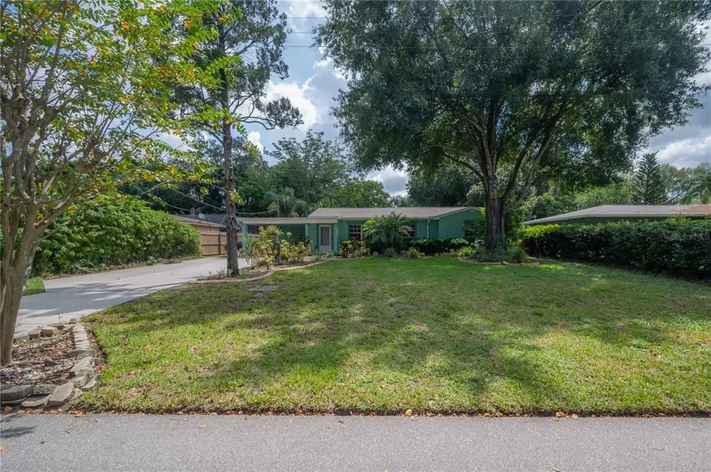 10911 N Newport Avenue Tampa FL 33612