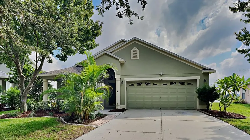 8341 Canterbury Lake Boulevard Tampa FL 33619