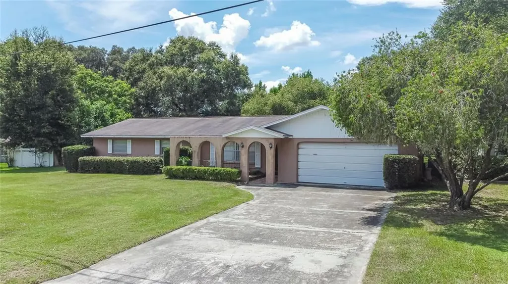 11949 Orangewood Drive Dade City FL 33525