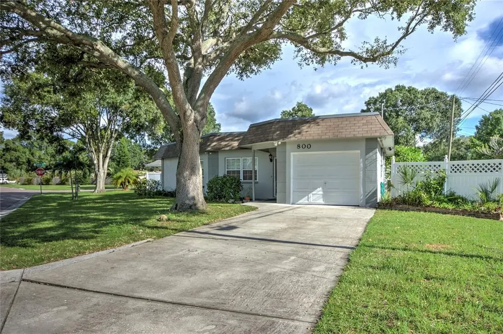 800 Murphy Avenue N St Petersburg FL 33703