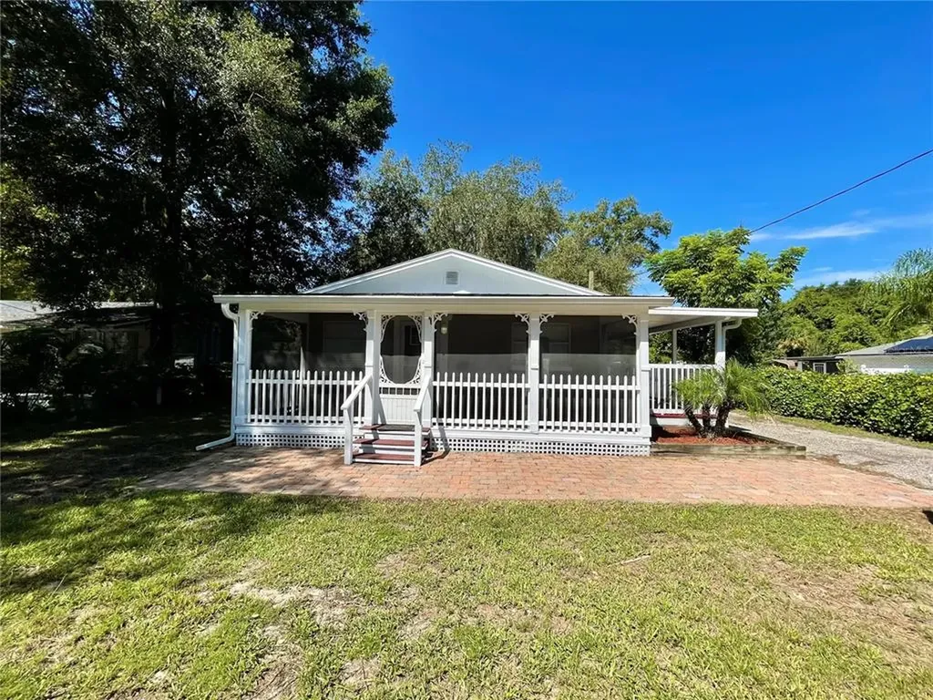 1460 S Adelle Avenue Deland FL 32720