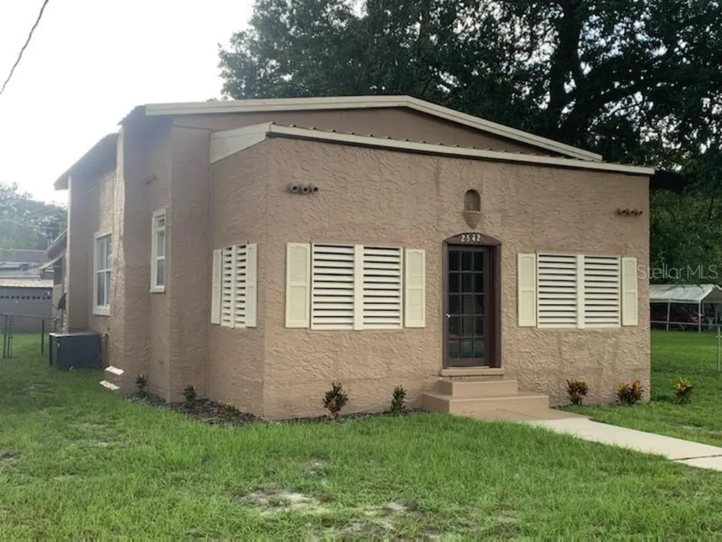 2542 Sanford Avenue Sanford FL 32773