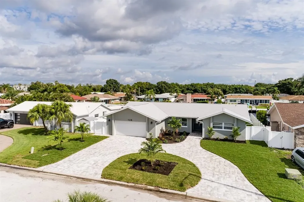 139 97th Avenue NE St Petersburg FL 33702