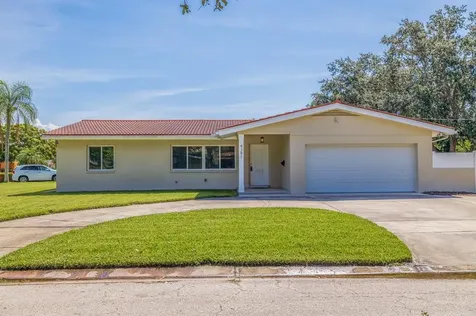 4391 Maple Street NE St Petersburg FL 33703