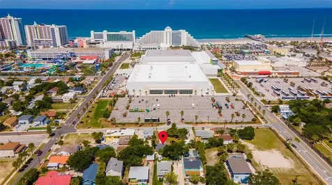 125 N Hollywood Avenue Daytona Beach FL 32118
