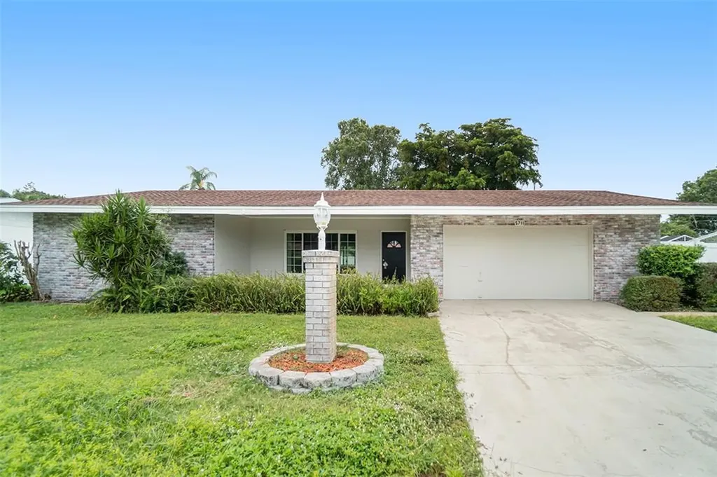 5711 8th Avenue Drive W Bradenton FL 34209