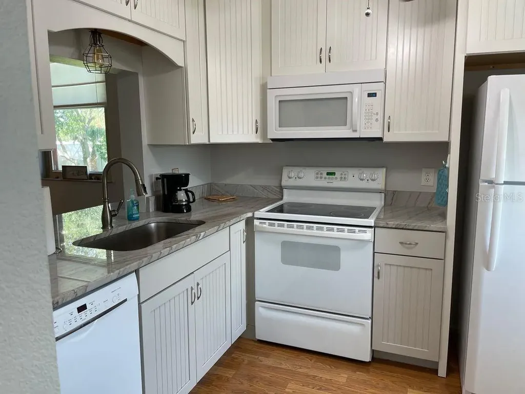 206 Lakewood Drive Bradenton FL 34210