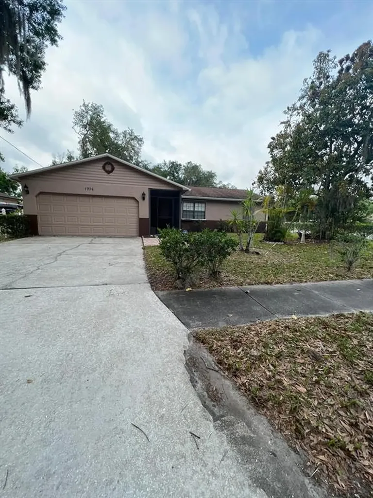 1924 Sunny Street Kissimmee FL 34741