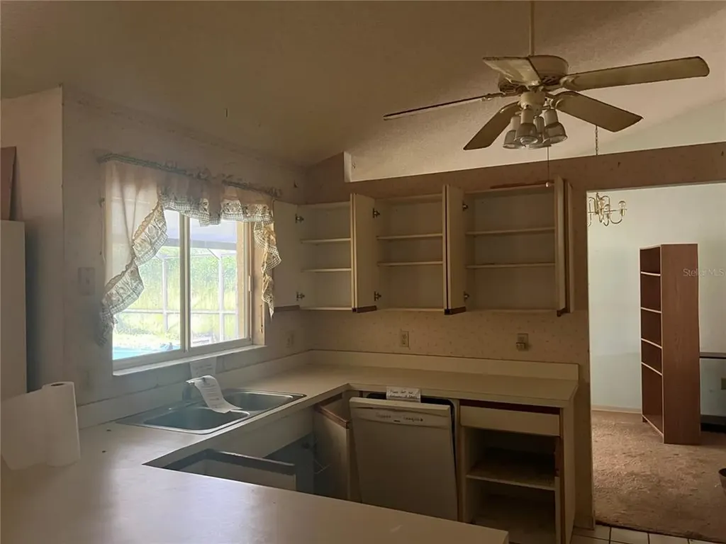 1404 Midoneck Court Valrico FL 33596
