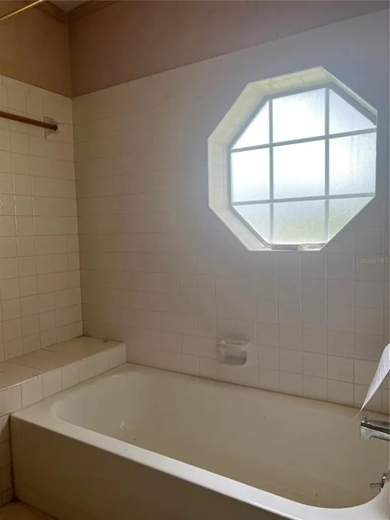 1404 Midoneck Court Valrico FL 33596