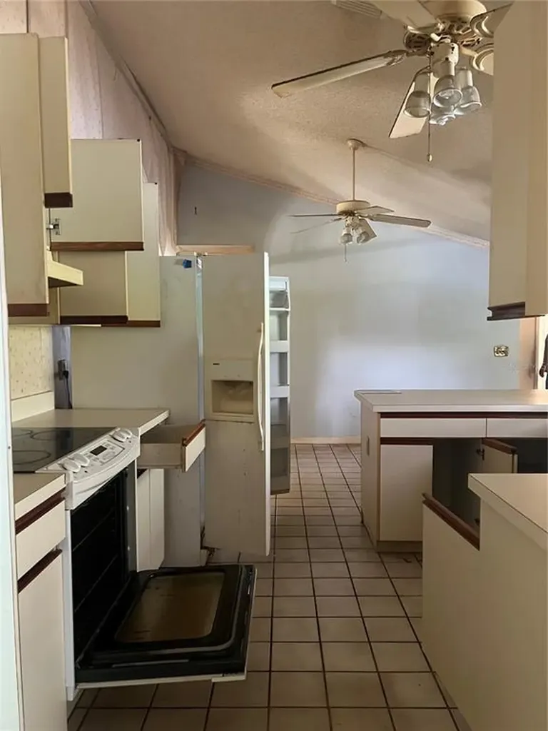1404 Midoneck Court Valrico FL 33596