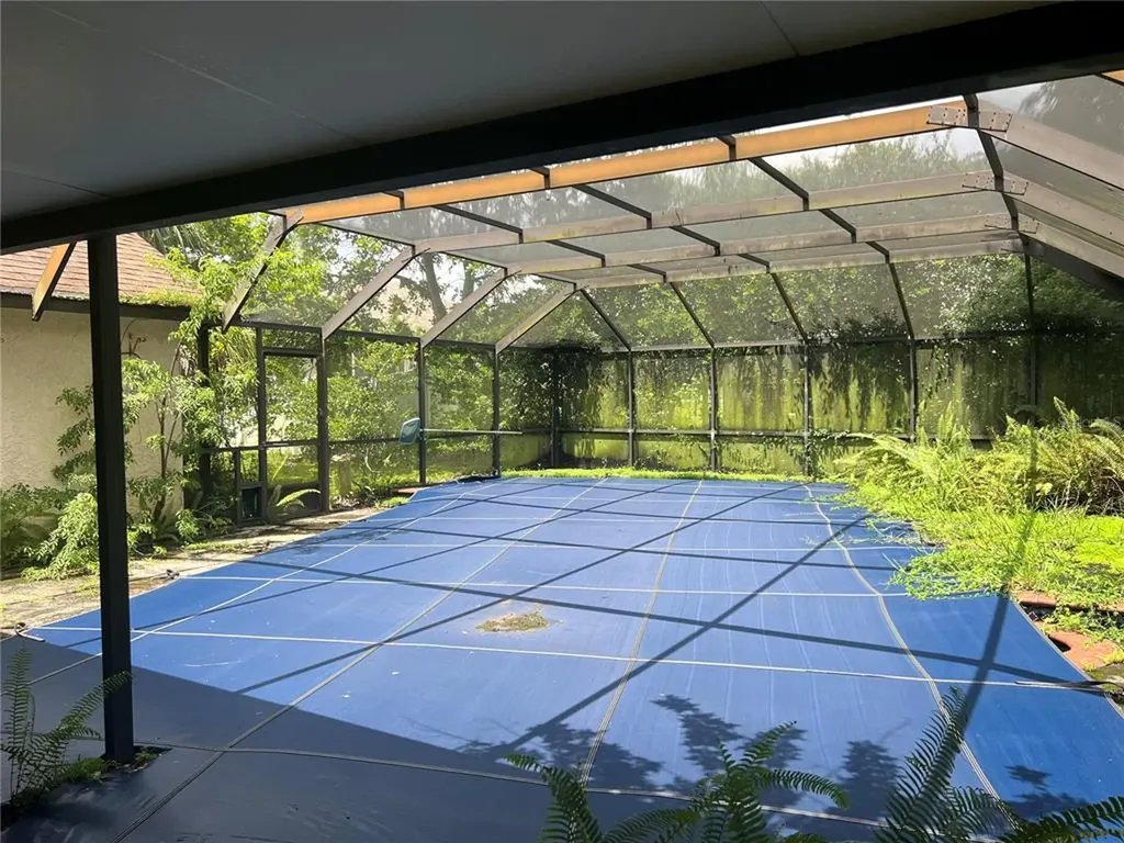 1404 Midoneck Court Valrico FL 33596