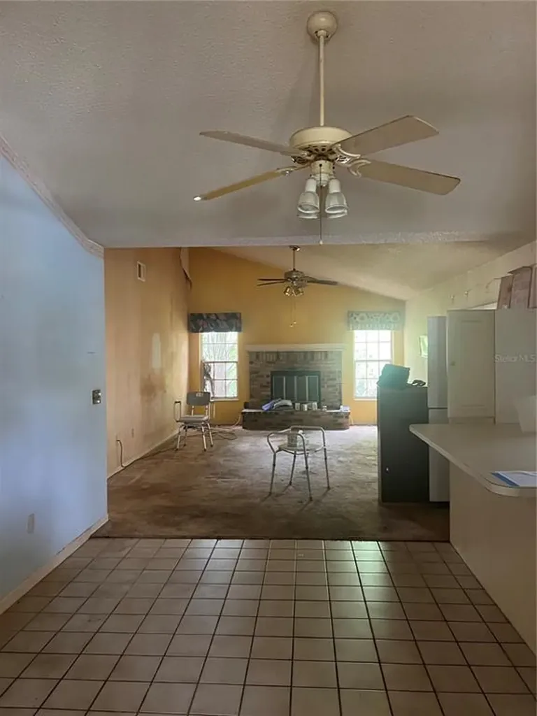 1404 Midoneck Court Valrico FL 33596