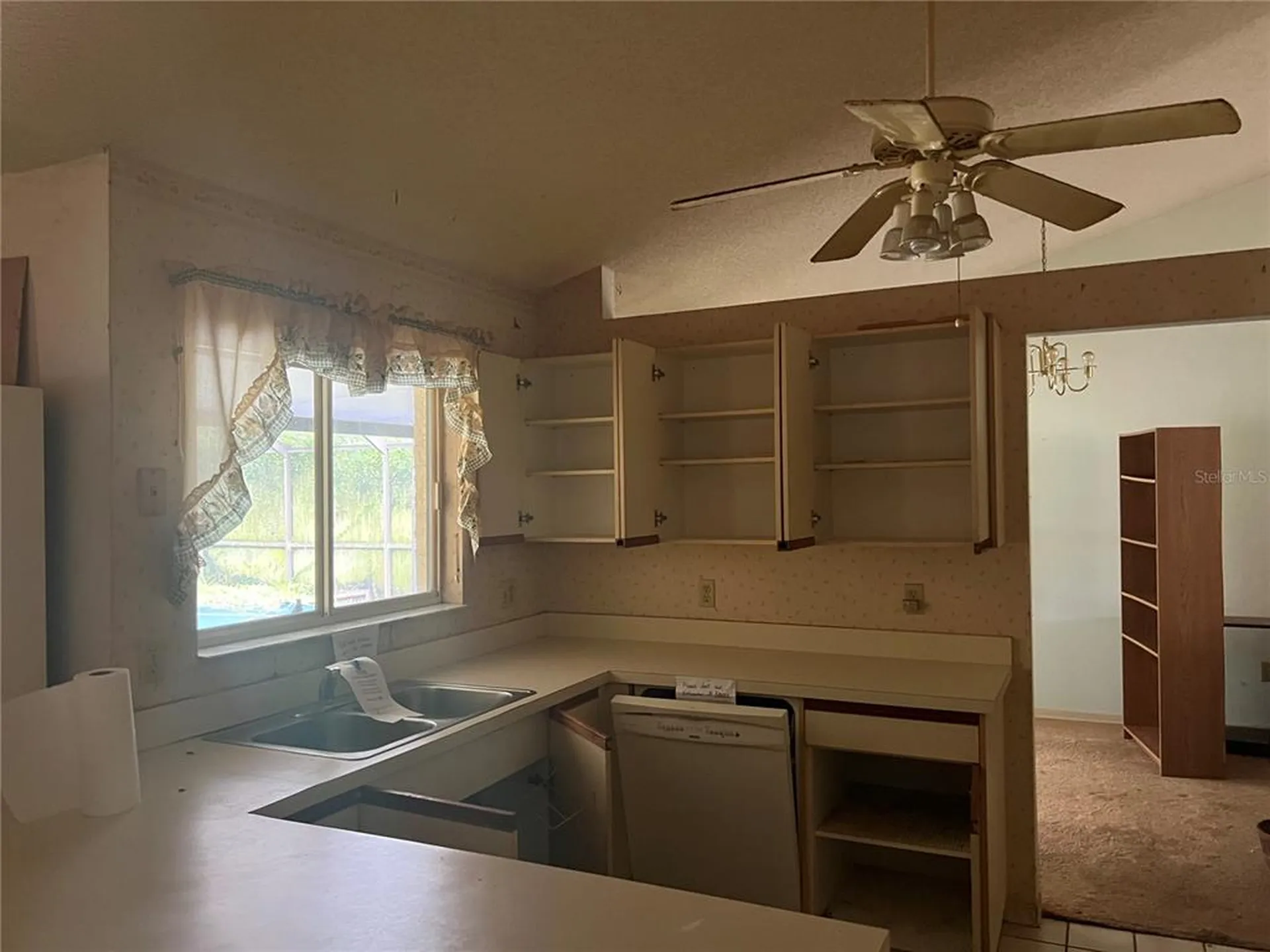 1404 Midoneck Court Valrico FL 33596