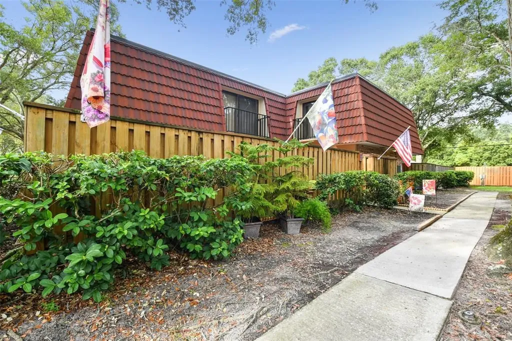 721 1st Court Palm Harbor FL 34684