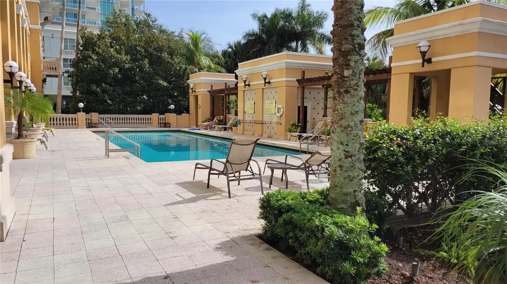 750 N Tamiami Trail Sarasota FL 34236