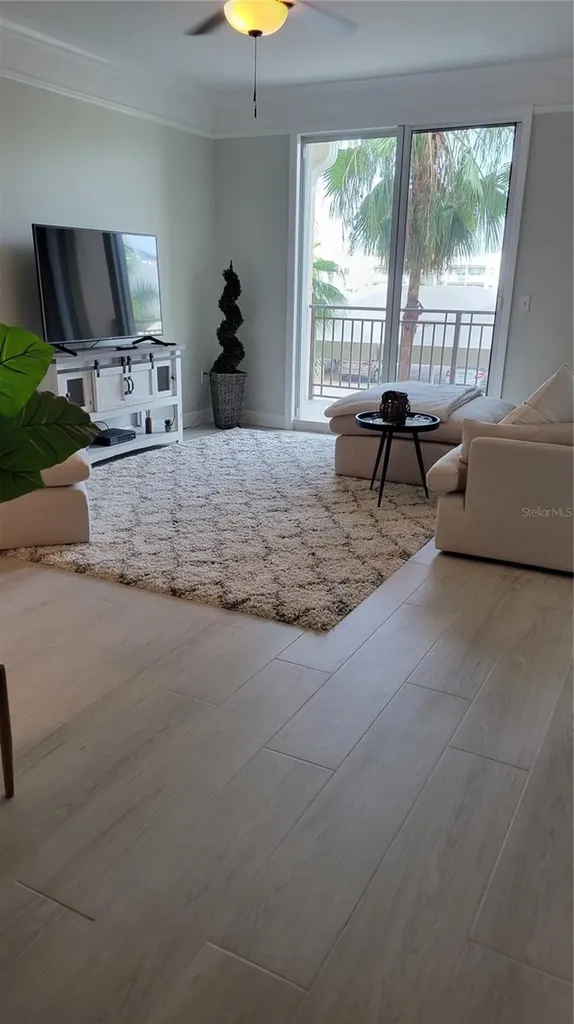 750 N Tamiami Trail Sarasota FL 34236
