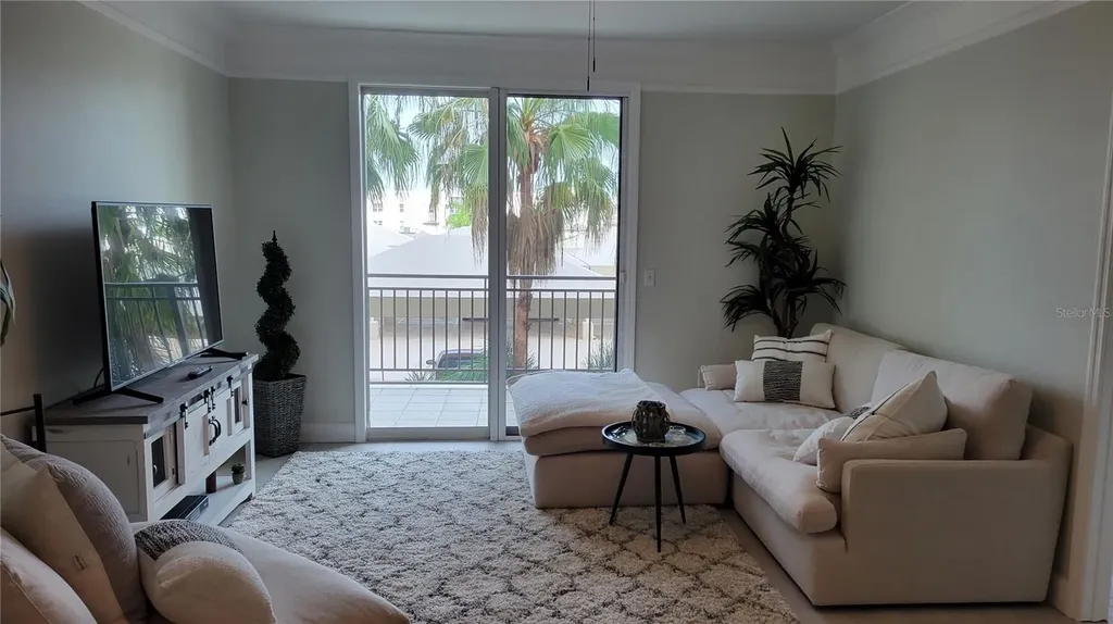 750 N Tamiami Trail Sarasota FL 34236