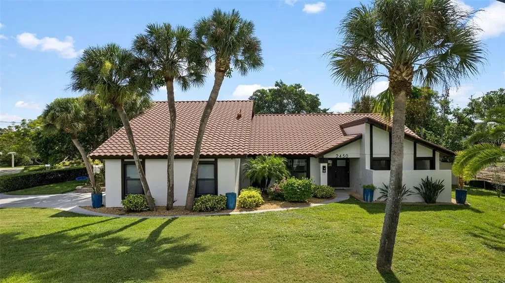 2450 Bayshore Road Nokomis FL 34275
