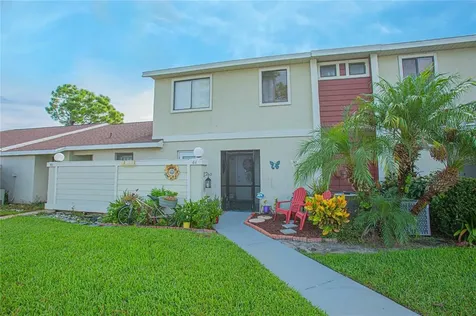 44 Pine Island Circle Kissimmee FL 34743