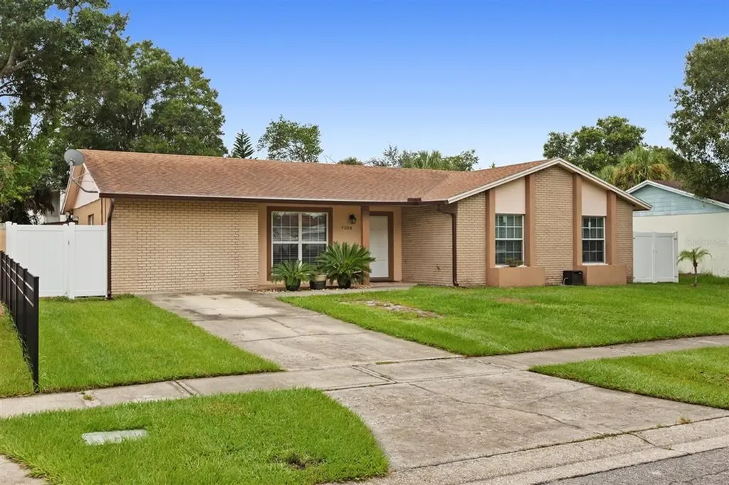 7304 W Pocahontas Avenue Tampa FL 33634