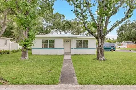 1262 57th Avenue N St Petersburg FL 33703