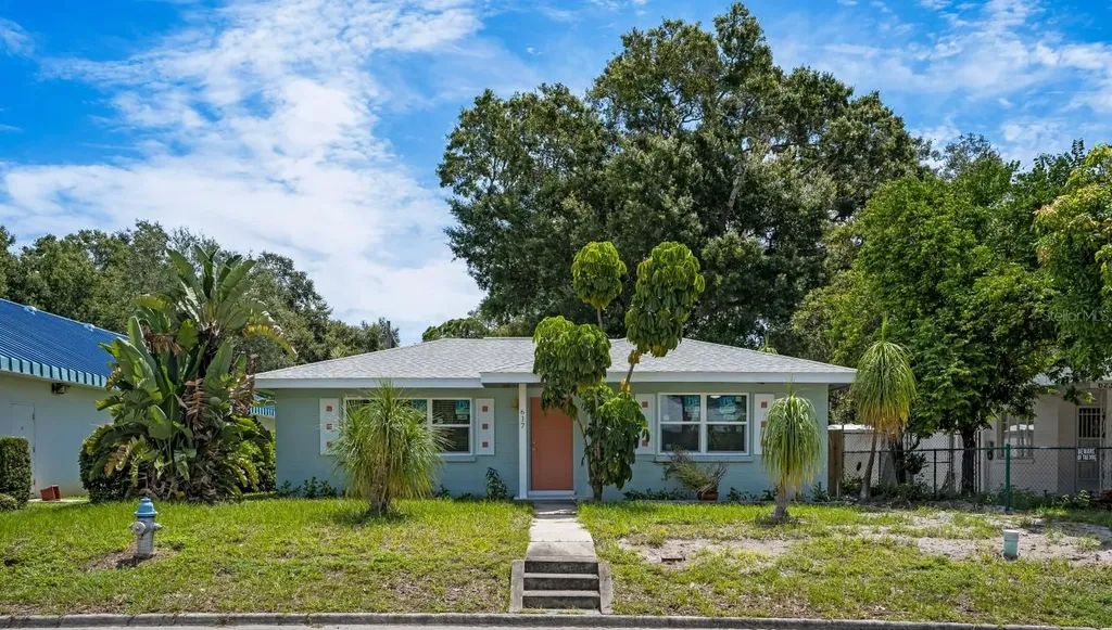 617 26th Street W Bradenton FL 34205