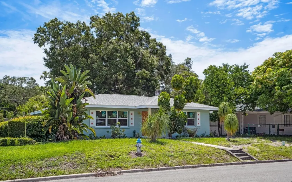 617 26th Street W Bradenton FL 34205