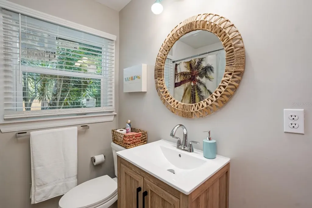 617 26th Street W Bradenton FL 34205
