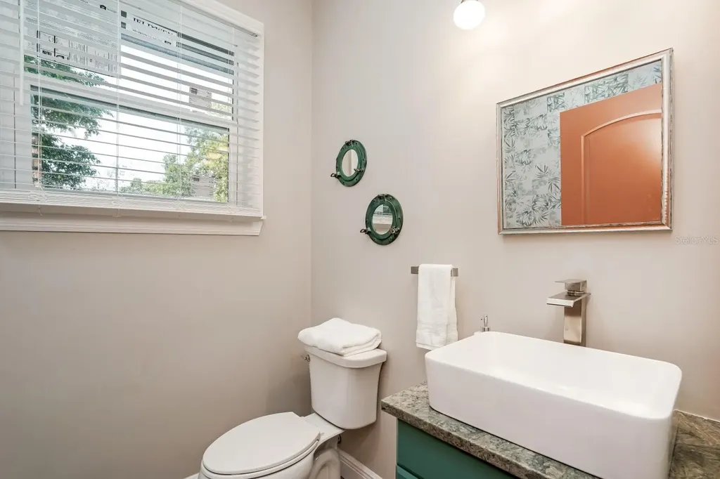 617 26th Street W Bradenton FL 34205