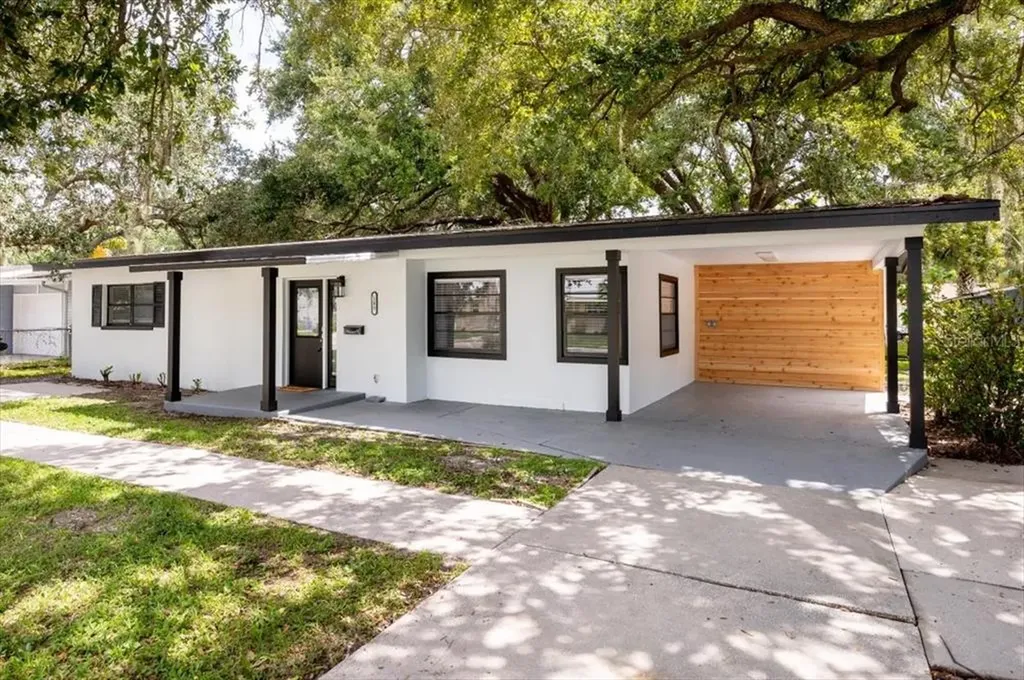 103 22nd Street E Bradenton FL 34208