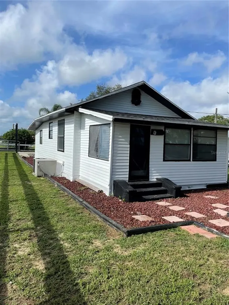 2580 El Dorado Avenue Avon Park FL 33825