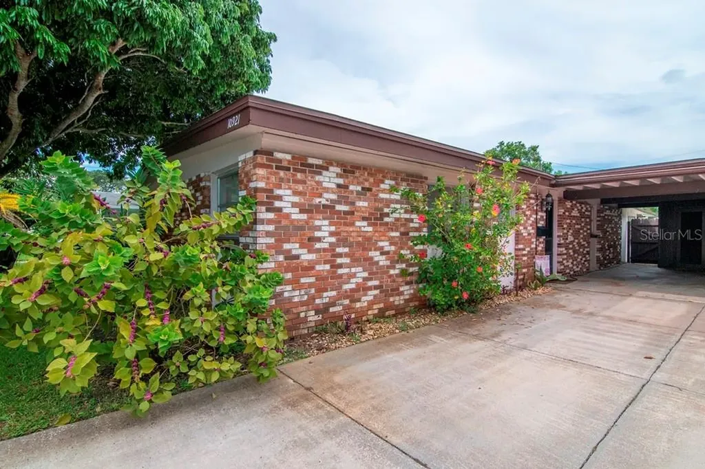 10921 Temple Avenue Seminole FL 33772