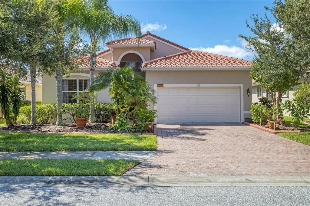 4134 63rd Terrace E Sarasota FL 34243