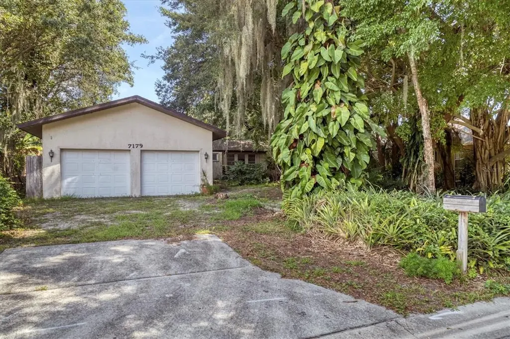7179 Rangi Drive Sarasota FL 34241