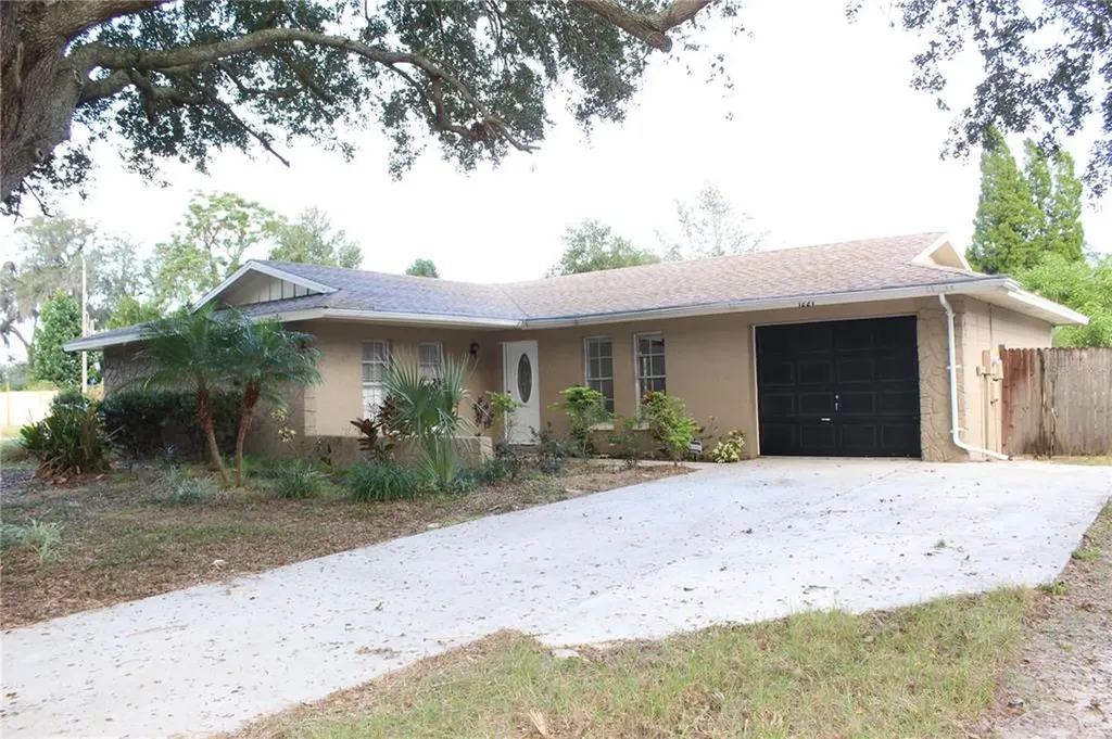 1221 Sagamore Drive Seffner FL 33584