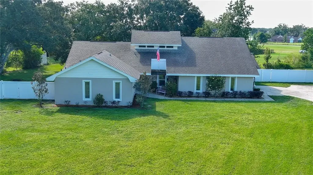 104 Essary Street S Auburndale FL 33823