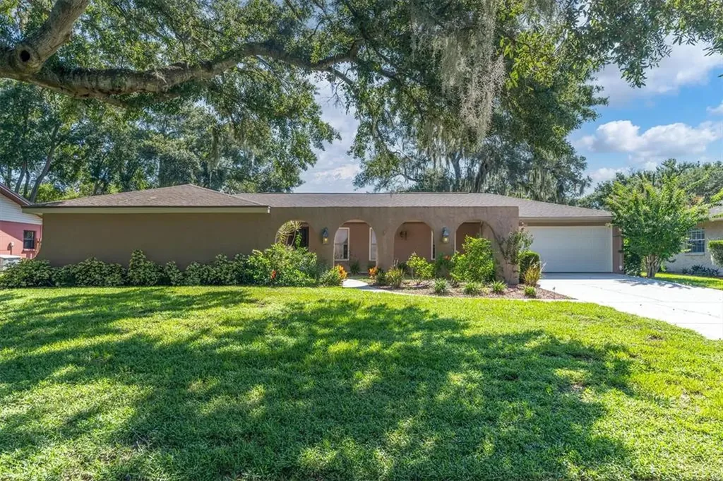 2830 Bellwood Drive Brandon FL 33511