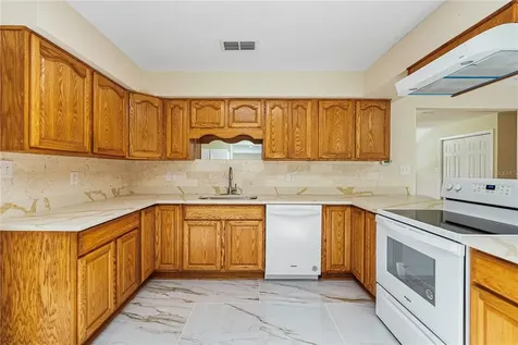 18526 Sweetbay Lane Dade City FL 33523