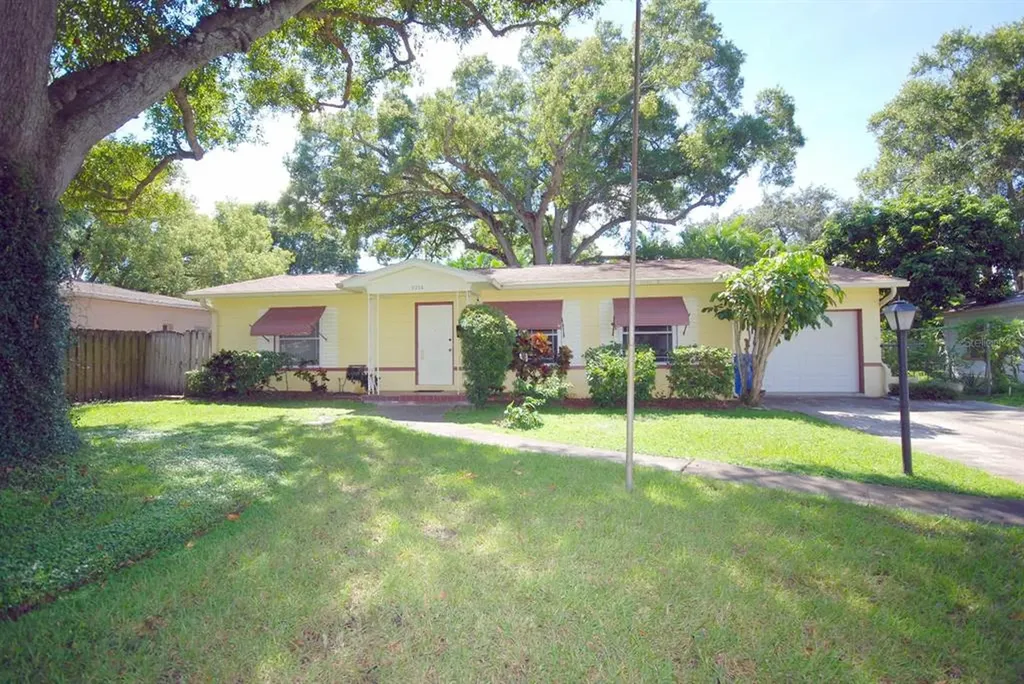 5236 Queen Street N St Petersburg FL 33714