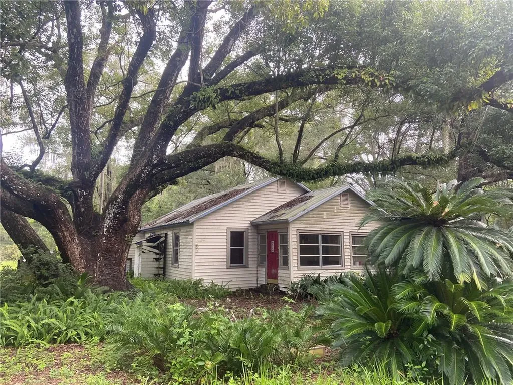 122 W Tremont Street Interlachen FL 32148