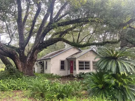 122 W Tremont Street Interlachen FL 32148