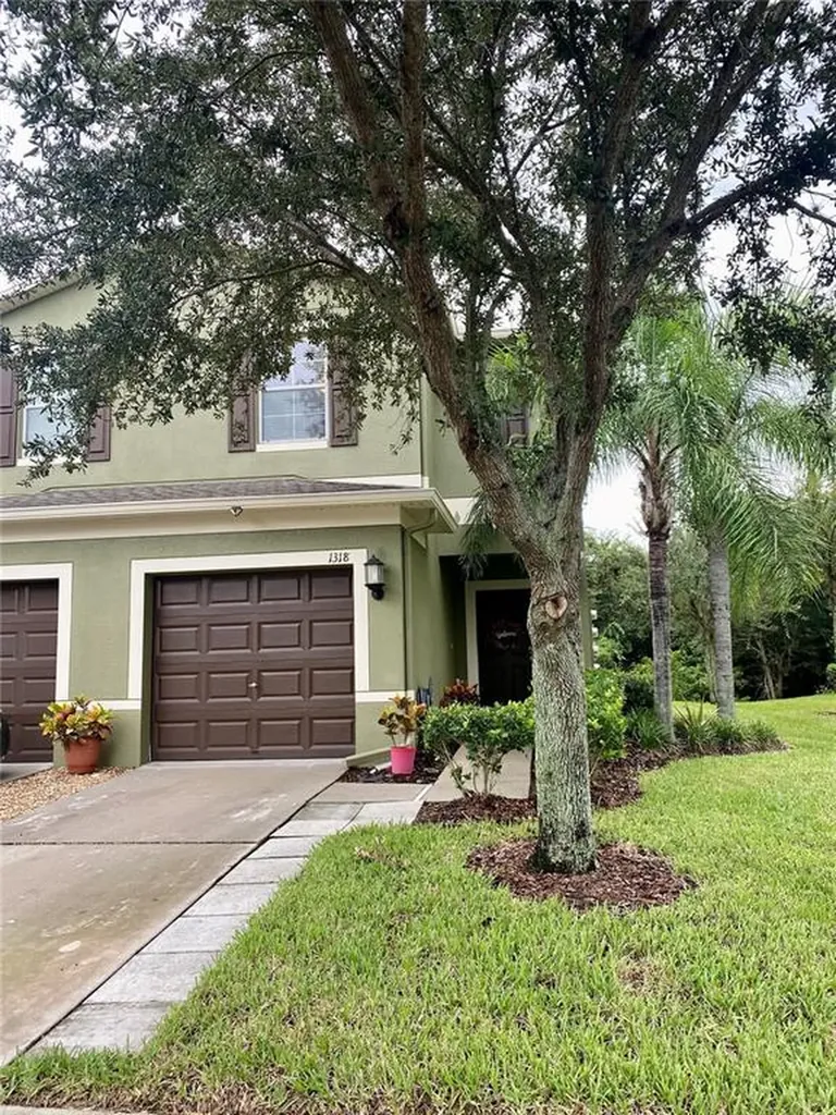 1318 Ballard Green Place Brandon FL 33511