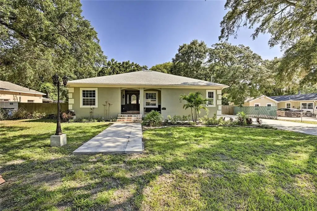 1905 W Burke Street Tampa FL 33604