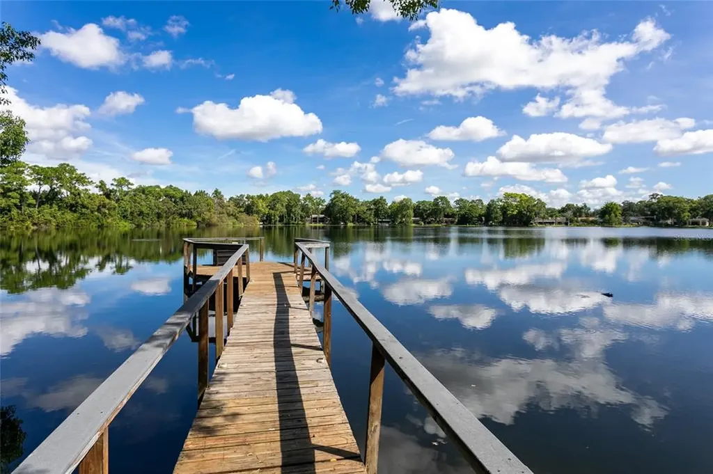 299 Lake Griffin Circle Casselberry FL 32707