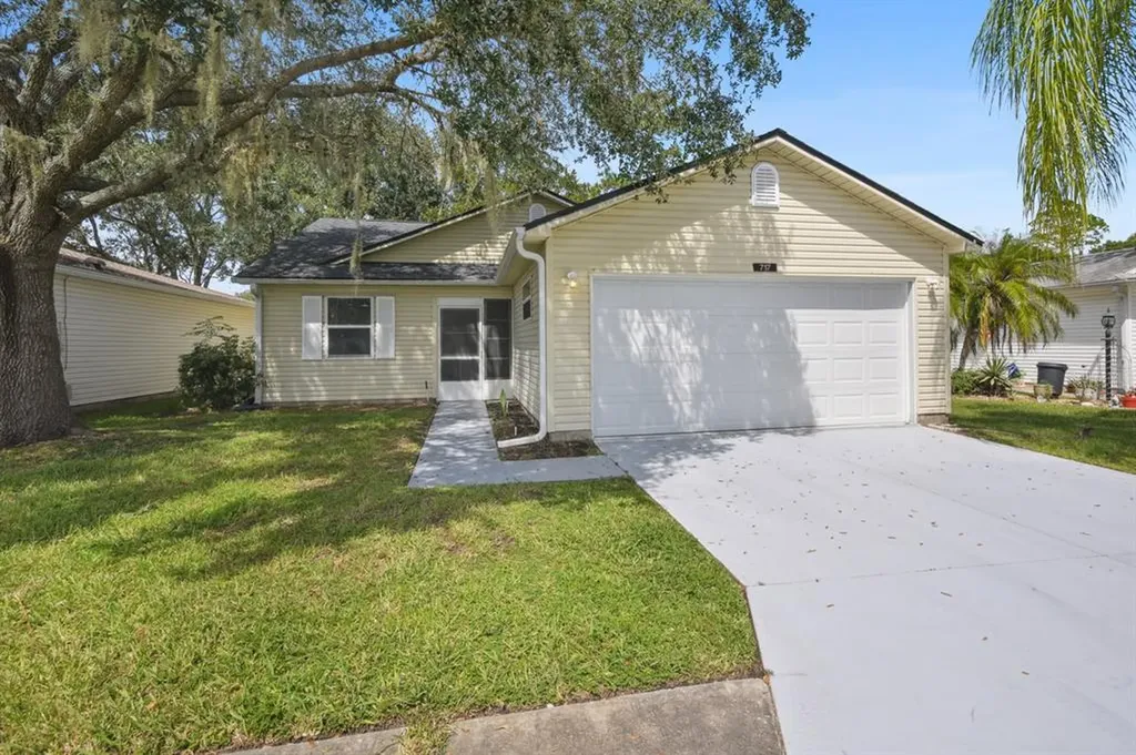 717 Glen Oaks Drive Leesburg FL 34748