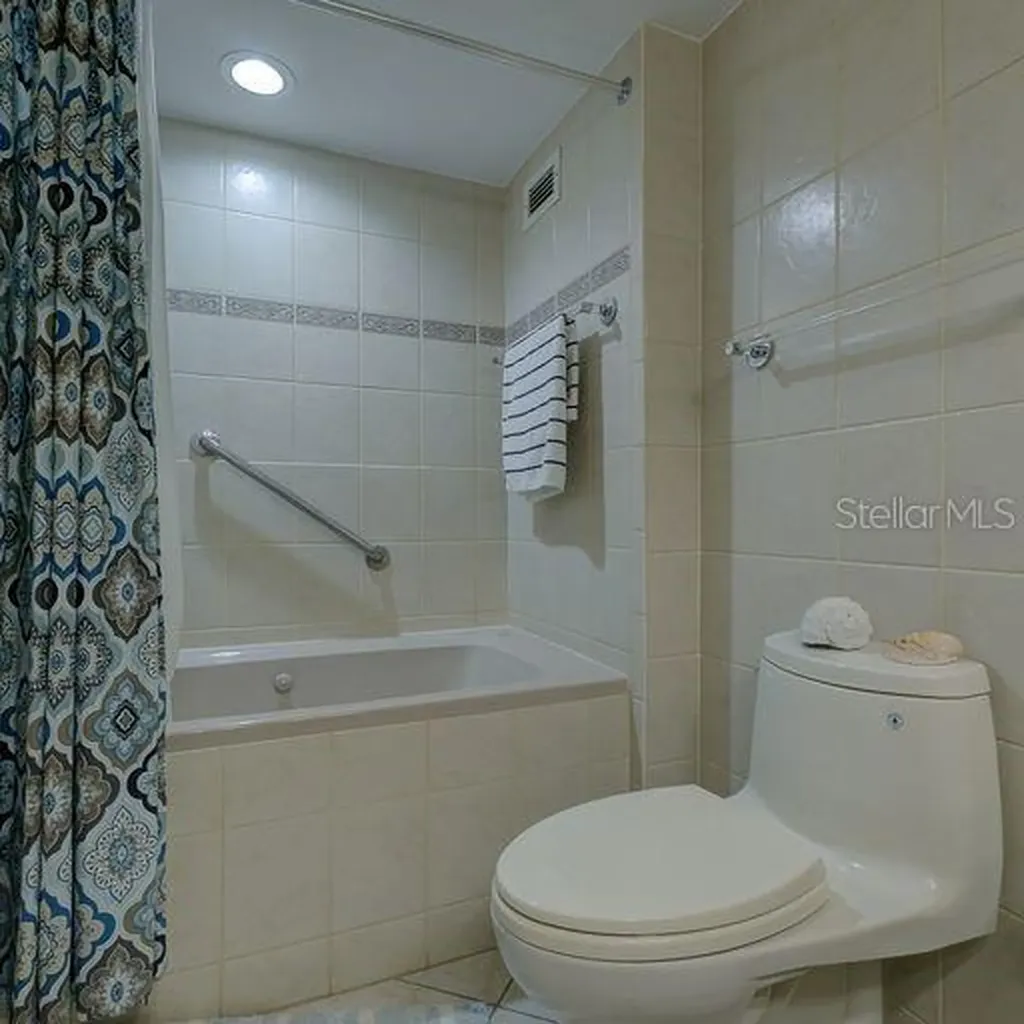 2425 Gulf Of Mexico Drive Longboat Key FL 34228